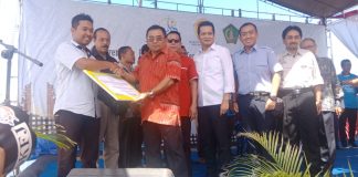 Rai Wirajaya Serahkan 25 Traktor bagi Petani dan Dana Bantuan Nelayan Rp 5,3 Miliar di Negara