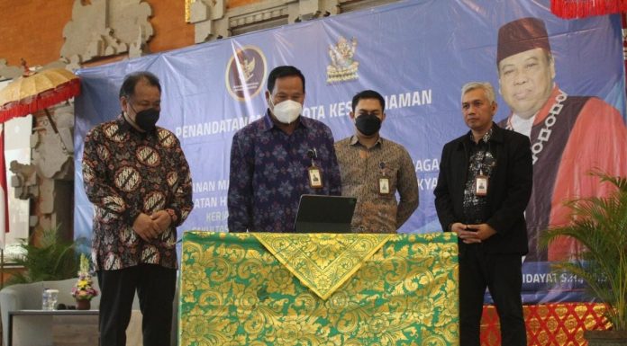 Kunjungi Unmas Denpasar, Ketua Mahkamah Konstitusi menjadi Narasumber Kuliah Umum Fakultas Hukum