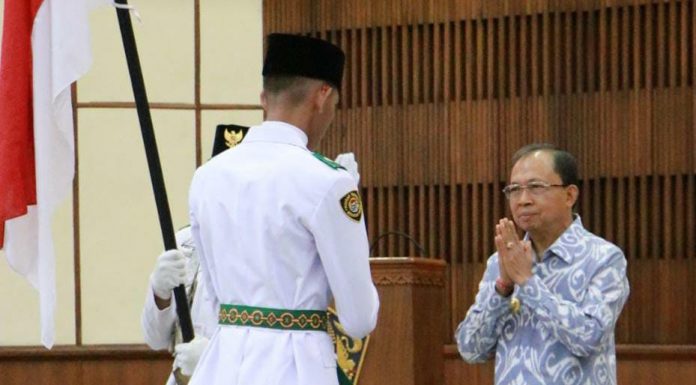 Gubernur Koster Kukuhkan Paskibraka Provinsi Bali Tahun 2022