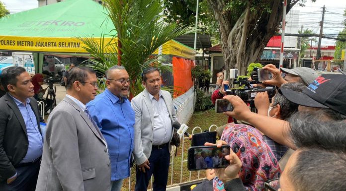 Upaya Sidang Mediasi, Dr. Togar Situmorang: Minta Maaf atau Gugatan Terus Jalan