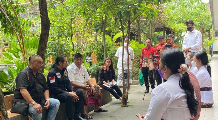 Kuasa Hukum Kepala Sekolah SMP N 5 Denpasar Sepakat dengan AWK